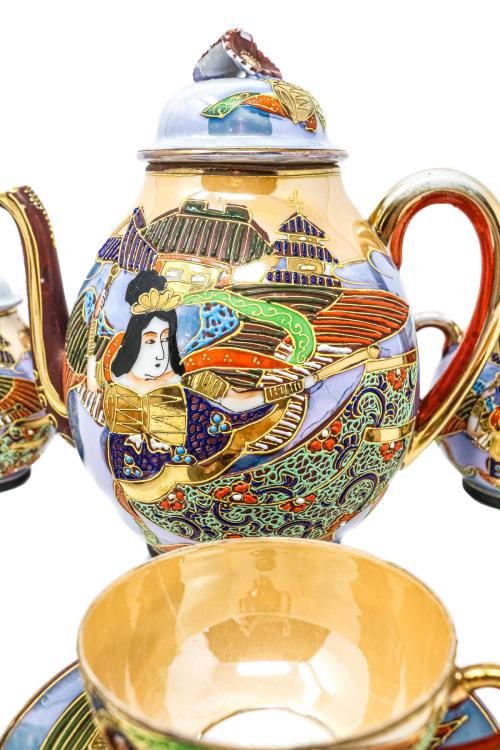JUEGO DE TÉ EN PORCELANA JAPONESA