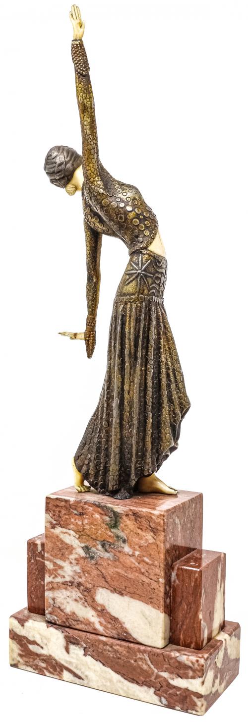 FIGURA CRISOELEFANTINA