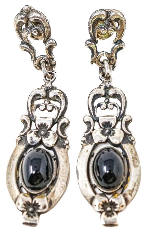 PENDIENTES LARGOS CON ÓNICE NEGRO