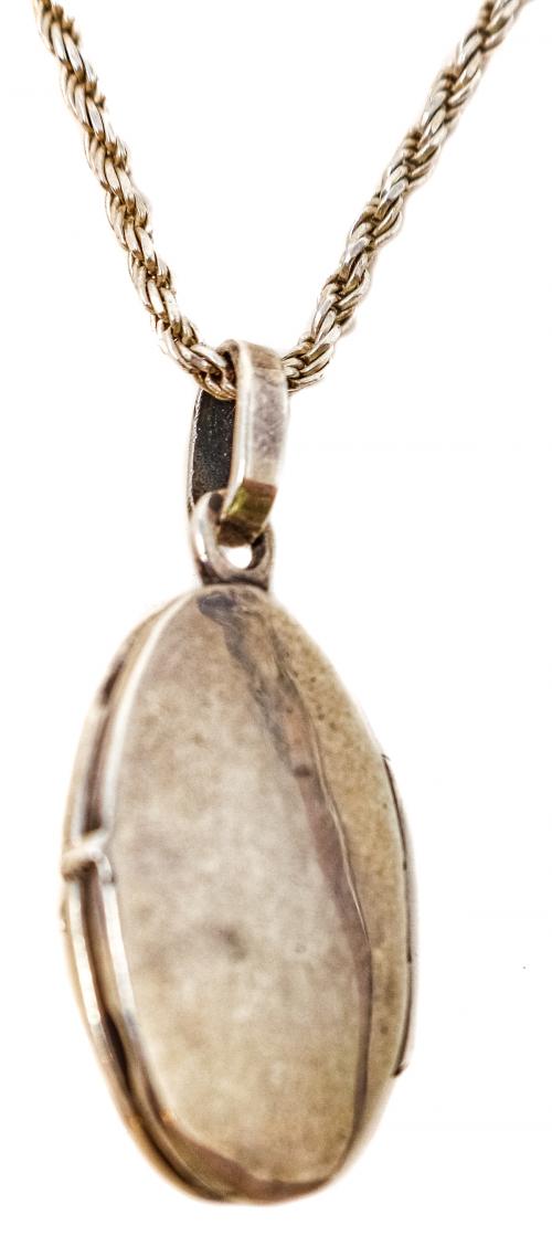 COLGANTE GUARDAPELOS CON CADENA