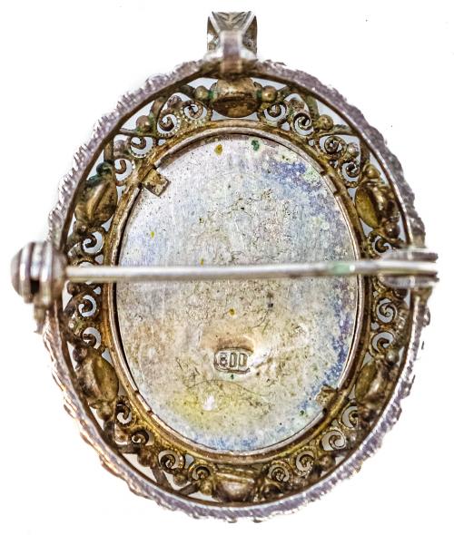 BROCHE COLGANTE CON MINIATURA