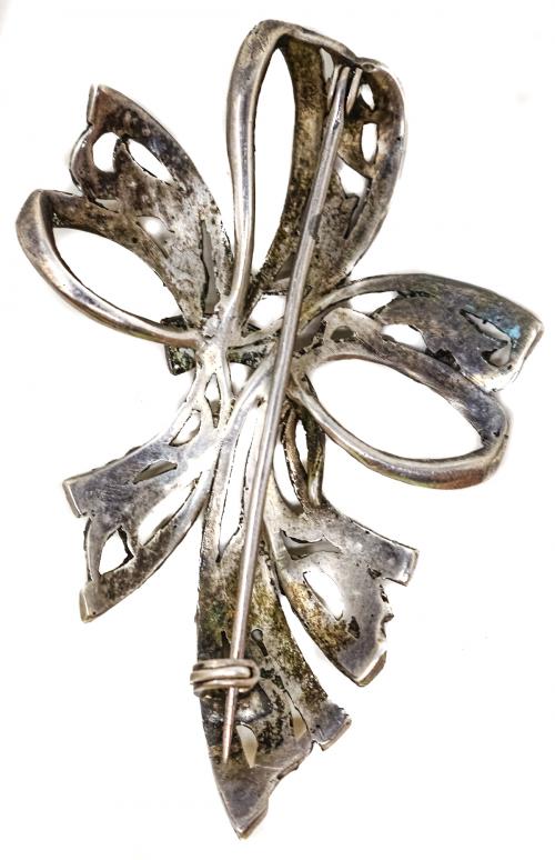BROCHE LAZO CON MARQUESITAS