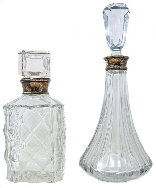 DOS BOTELLAS DE CRISTAL CON CUELLO DE PLATA