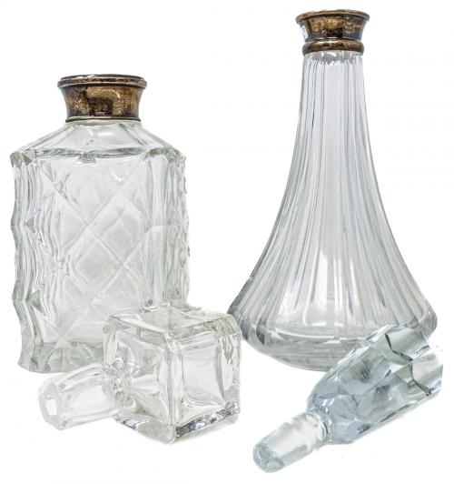 DOS BOTELLAS DE CRISTAL CON CUELLO DE PLATA