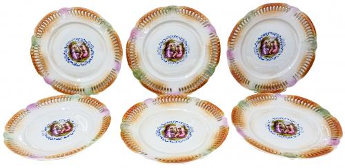 CONJUNTO DE SEIS PLATITOS EN PORCELANA DEL PRIMER TERCIO S.X