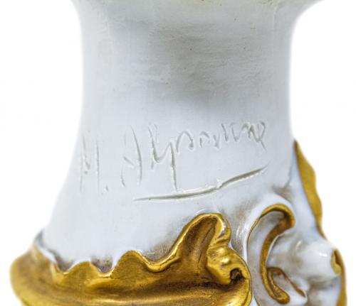 TRES FIGURAS EN PORCELANA DE MEDIADOS DEL S.XX