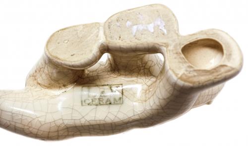 FIGURA EN CERÁMICA ESMALTADA