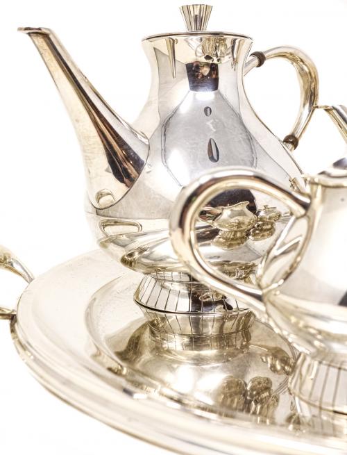 JUEGO DE CAFÉ Y TÉ DE PLATA  DEL ÚLTIMO TERCIO DEL S.XX