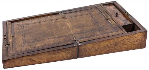 PEQUEÑA CAJA ESCRIBANIA DE FINALES DEL S.XIX