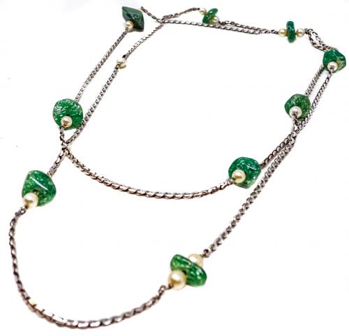 COLLAR LARGO CON JADE Y PERLAS