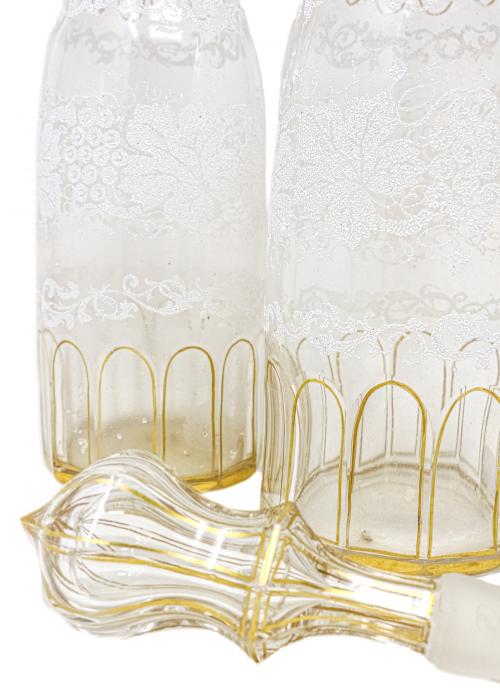 DOS BOTELLAS LICORERAS DE FINALES DEL S.XIX