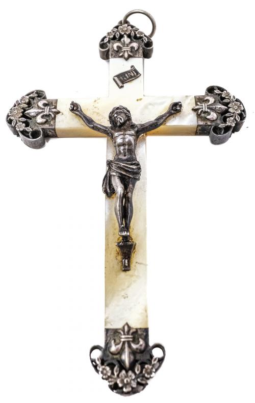 CRUCIFIJO EN NÁCAR Y PLATA DE PRINCIPIOS DEL S.XX