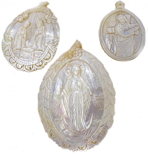 TRES MEDALLONES RELIGIOSOS EN NÁCAR S.XIX