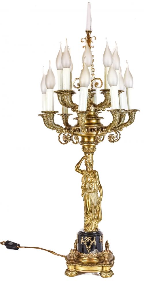 GRAN CANDELABRO EN BRONCE DEL PRIMER TERCIO DEL S.XX