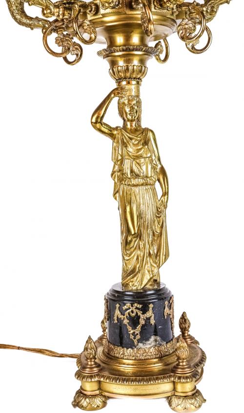 GRAN CANDELABRO EN BRONCE DEL PRIMER TERCIO DEL S.XX