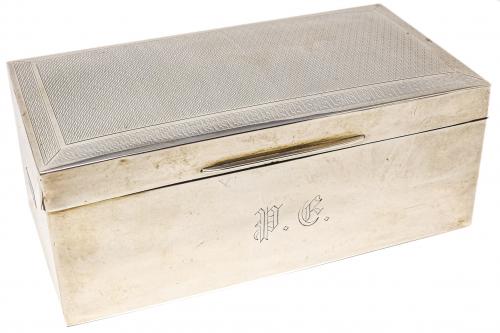 CAJA TABAQUERA INGLESA EN PLATA DEL PRIMER TERICO S.XX