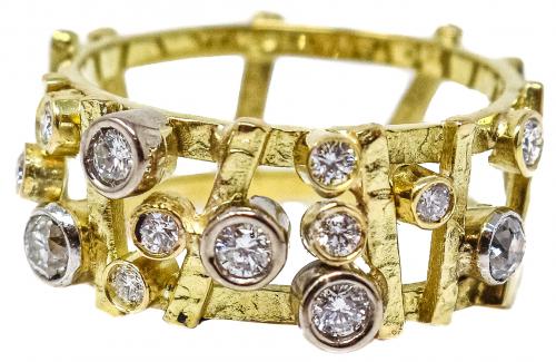 ANILLO DE DISEÑO CON BRILLANTES