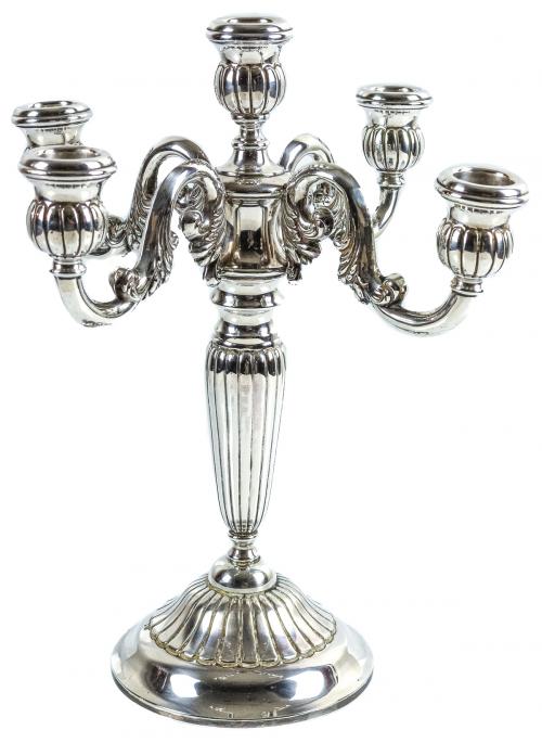 CANDELABRO EN PLATA DE MEDIADOS DEL S.XX