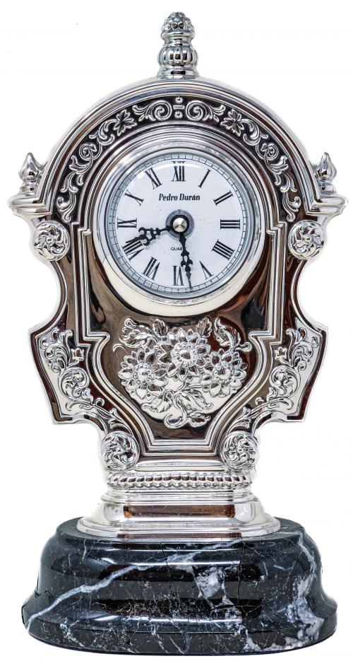 RELOJ DE SOBREMESA EN PLATA DEL ÚLTIMO CUARTO DEL S.XX