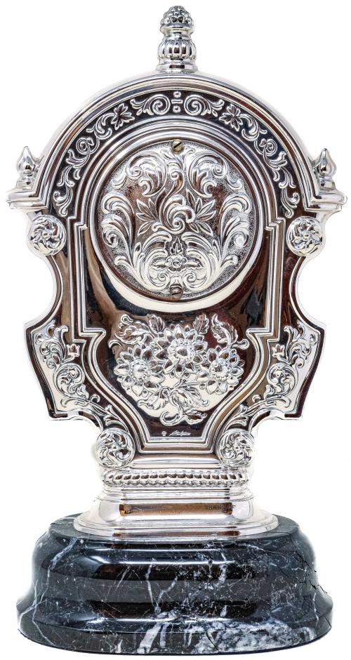 RELOJ DE SOBREMESA EN PLATA DEL ÚLTIMO CUARTO DEL S.XX