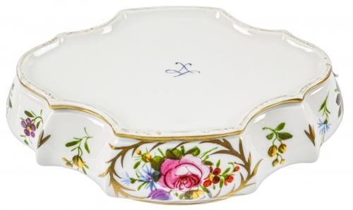 ESCRIBANÍA EN PORCELANA DE MEDIADOS DEL S.XX