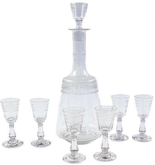 JUEGO LICORERO EN CRISTAL DEL PRIMER CUARTO DEL S.XX