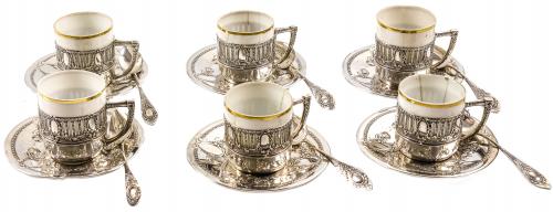 SEIS TAZAS CON PLATO Y CUCHARILLAS EN PLATA AÑOS 20