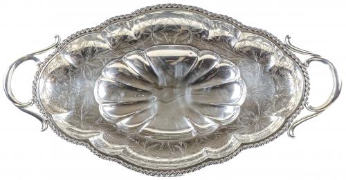 GRAN CENTRO DE MESA EN PLATA DE LA SEGUANDA MITAD DEL S.XX