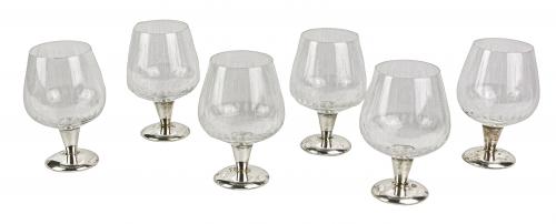 SEIS COPAS EN CRISTAL CON BASE EN PLATA