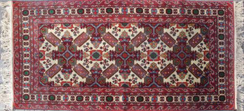 ALFOMBRA DE ESTILO ORIENTAL