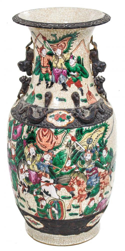 JARRÓN EN PORCELANA