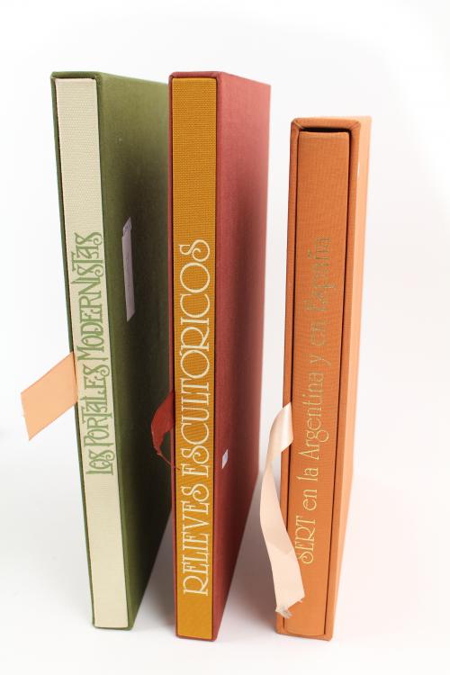 LOTE DE TRES LIBROS