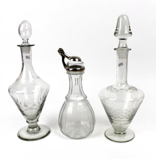 TRES BOTELLAS DE CRISTAL