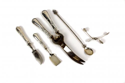 CONJUNTO DE CUBIERTOS EN PLATA