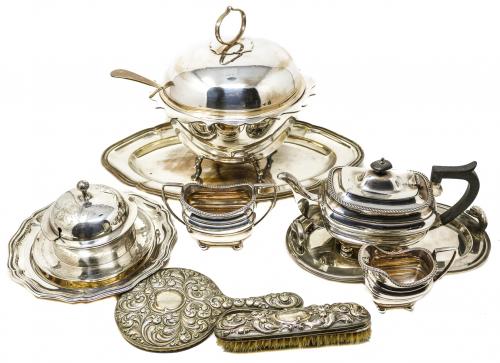 GRAN LOTE EN METAL PLATEADO