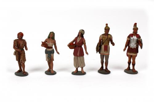 CINCO FIGURAS DE PESEBRE DEL ARTISTA DANIEL J.URSUEGUIA