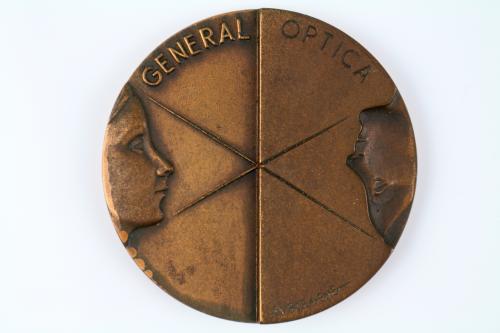 TRES MEDALLA CONMEMORATIVA