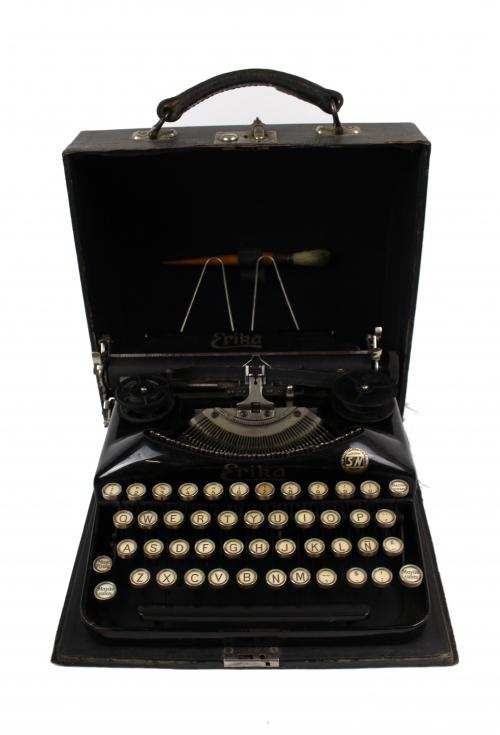 MAQUINA DE ESCRIBIR ERIKA