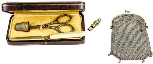 BOLSITO DE MALLA Y PEQUEÑO ESTUCHE DE COSTURA