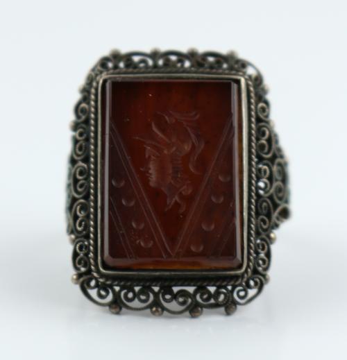 SORTIJA INTAGLIO DE PPS. DEL S.XX