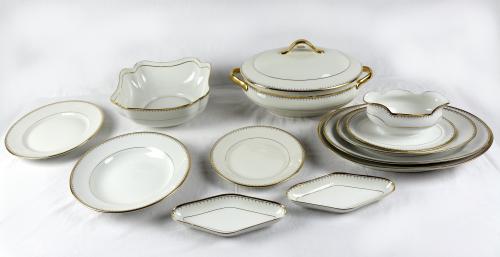 VAJILLA EN PORCELANA PARA 12 SERVICIOS