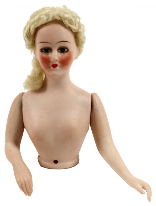 BUSTO DE MUÑECA EN BISCUIT.