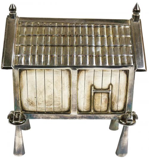 HORREO EN METAL PLATEADO