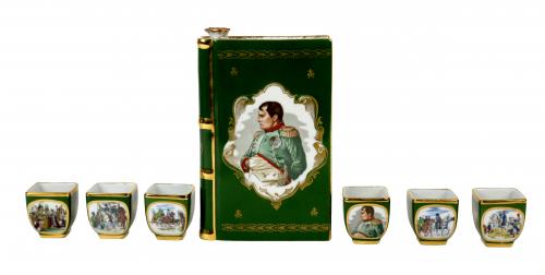 CONJUNTO LICORERO EN PORCELANA LIMOGES
