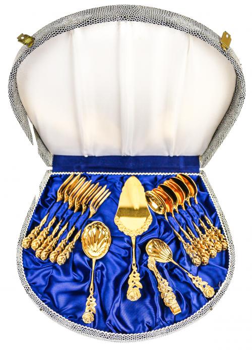 ESTUCHE CON CUBIERTOS DE POSTRE