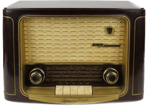 RADIO GRUNDIG