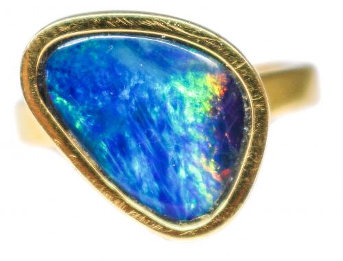 ANILLO CON ÓPALO