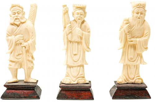 TRES DIGNATARIOS ORIENTALES