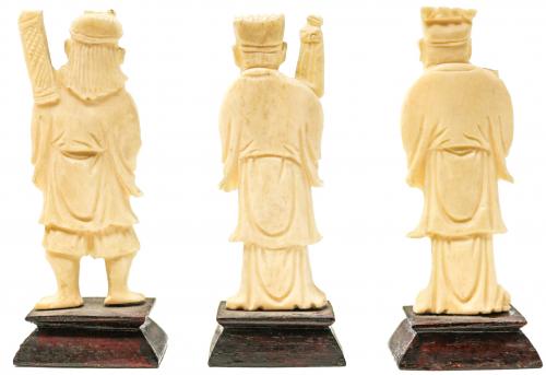 TRES DIGNATARIOS ORIENTALES