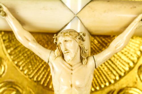 CRISTO DE MARFIL DE FINALES DEL SIGLO XIX